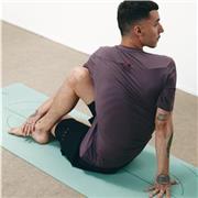 Profesor de Yoga y Meditación formado en India ofrece clases particulares en Español e inglés para todas las edades en Madrid.